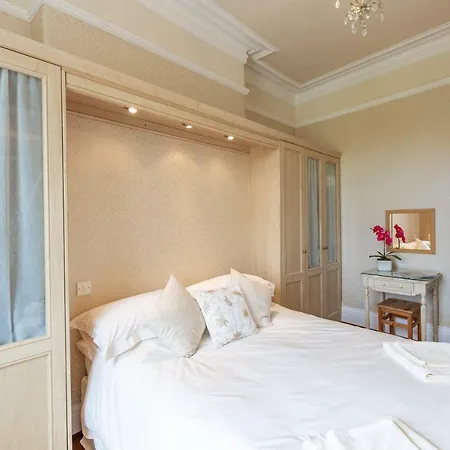 Swan View Apartment, Central - 1 Bedroom Sleeps 3 * הרוגייט