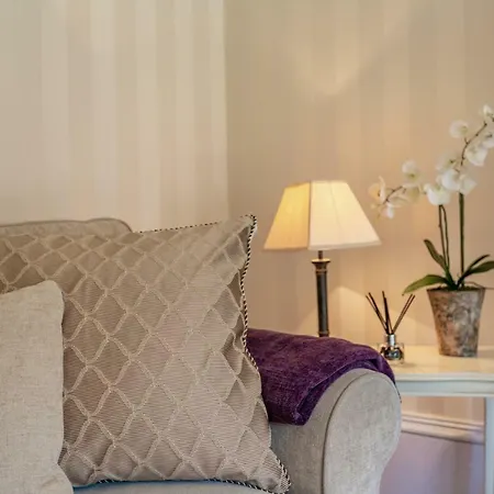 Swan View Apartment, Central - 1 Bedroom Sleeps 3 הרוגייט